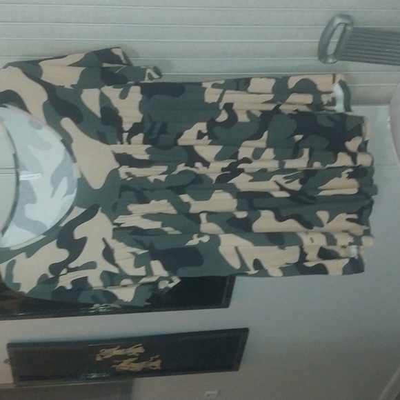 Camo gathered front short sleeve - Picture 9 of 9